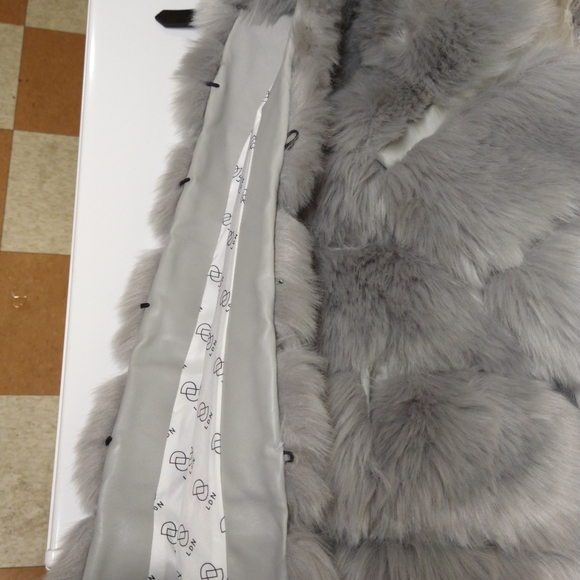 Ducie London Faux coat - Picture 5 of 6